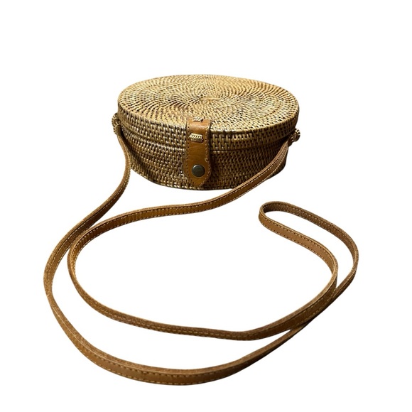 Round Woven Rattan Crossbody Bag - Picture 3 of 9
